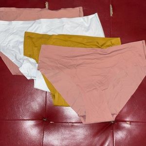 💥4x Lululemon Athletics underpanties two size M and two size S💥